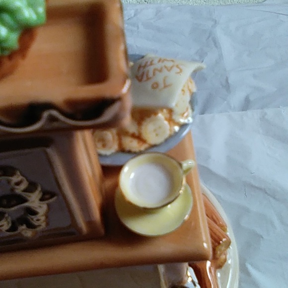 Royal Dolton 2006, Porcelain Cookies For Santa Figurine - Picture 7 of 15